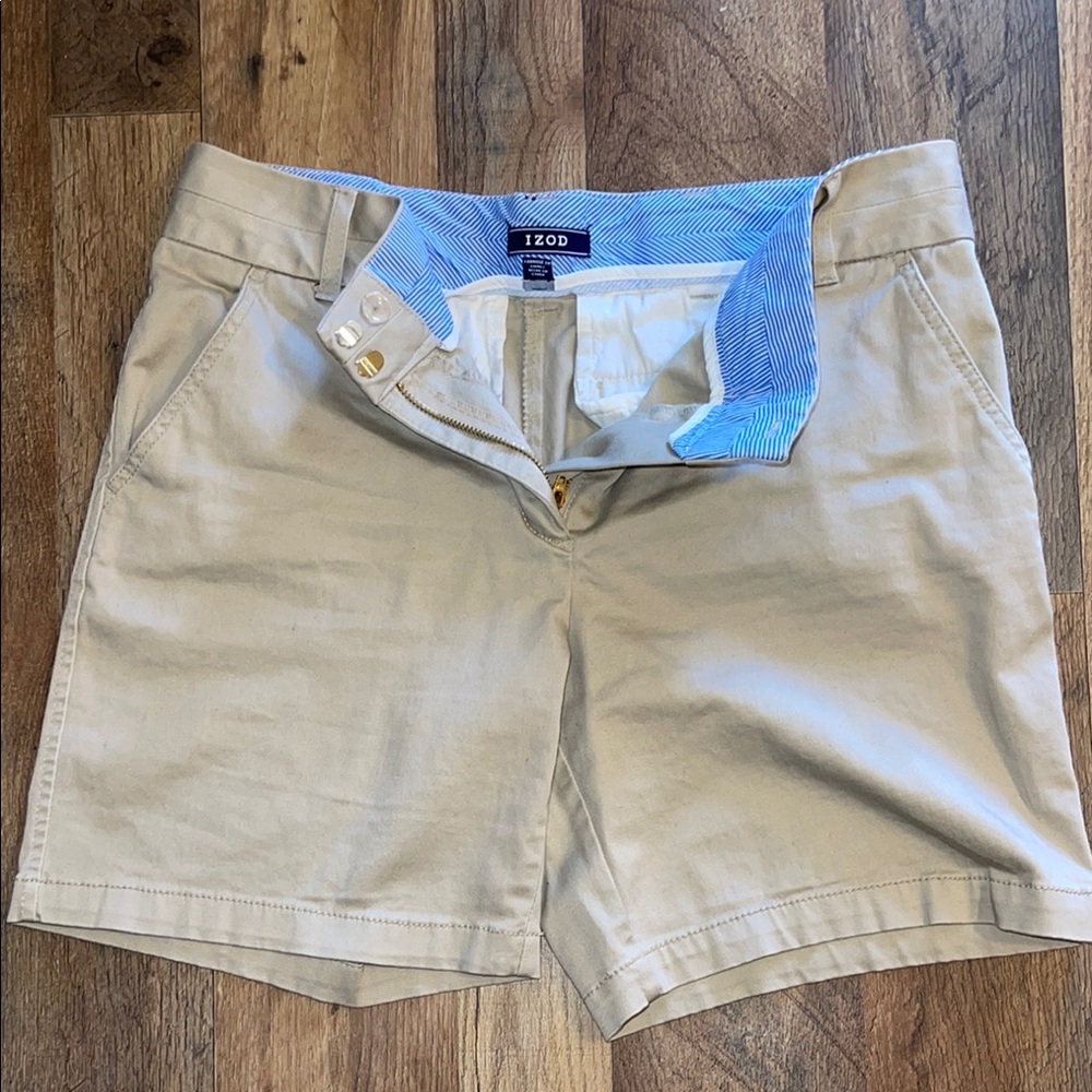 IZOD Women's Tan Shorts size 6